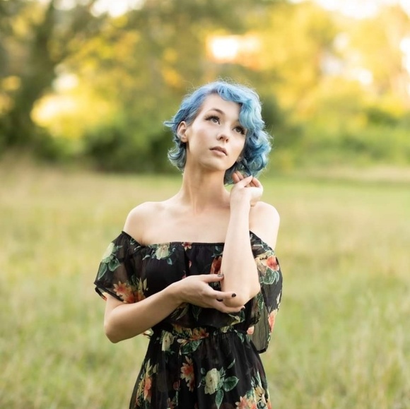 Meet your Posher, Audrey - Picture 1 of 4